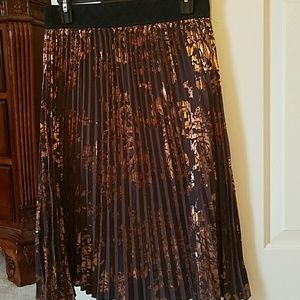 Lularoe Jill skirt size Small. NWOT